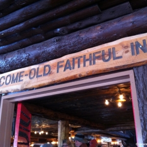 3-Old-Faithful-Inn-002