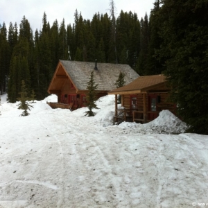 9-Brooks-Lake-Lodge-Cabin-001