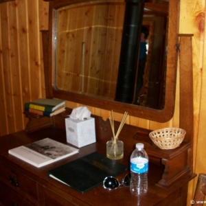 9-Brooks-Lake-Lodge-Cabin-007