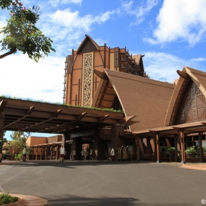 Aulani-entrance-lobby-16