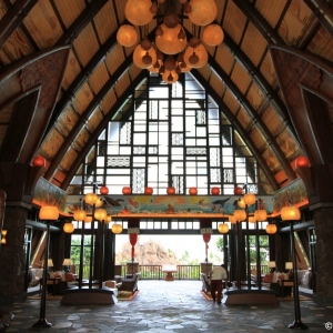 Aulani-entrance-lobby-25