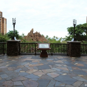 Aulani-entrance-lobby-56