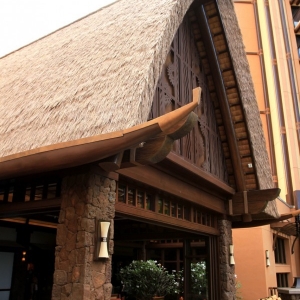 Aulani-entrance-lobby-61