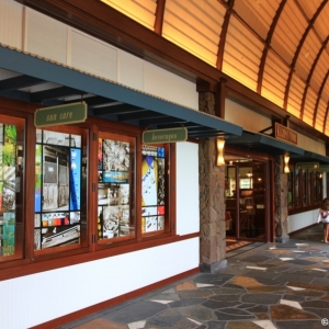 Aulani-entrance-lobby-64