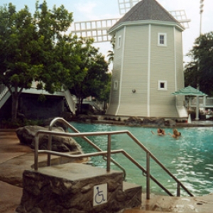 Disabled_access_at_Stormalong