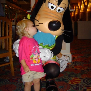 Goofy breakfast3 - 8/2003