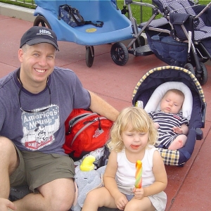 Waiting for the parade - 11/2004