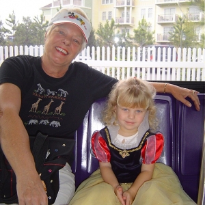 Snow White Linnea with Mamaw - 11/2004