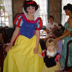 Linnea and Snow White - 11/2004