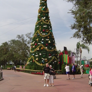 Epcot xmas tree - 11/2004