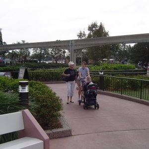 Walking in Epcot - 11/2004