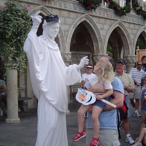 Statue3 - 11/2004