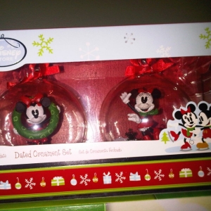 mickey minnie ornaments disneystore 2011