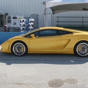 Lambo_560_side