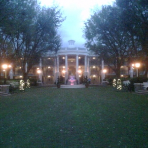 PO_org-Guest-RGR-Opening-NightCourtyard2
