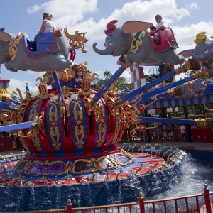 Dumbo-the-Flying-Elephant-01