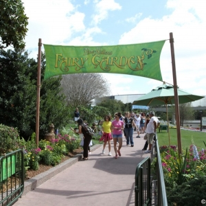 Epcot-Flower-Garden-2012-019