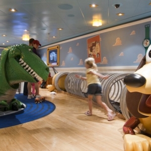 Disney_Fantasy_01