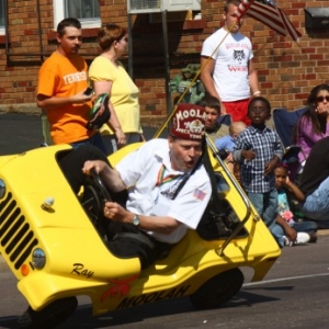 Shriner-yellow-car-VF2010-470x346
