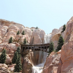 Radiator-Springs-Racers-030