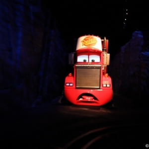 Radiator-Springs-Racers-032