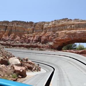 Radiator-Springs-Racers-041