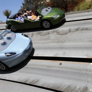 Radiator-Springs-Racers-052