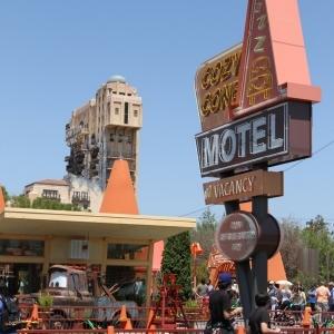 Cars-Land-017