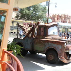 Cars-Land-018