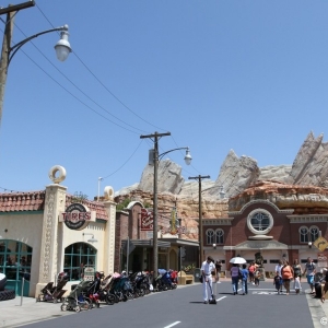 Cars-Land-024