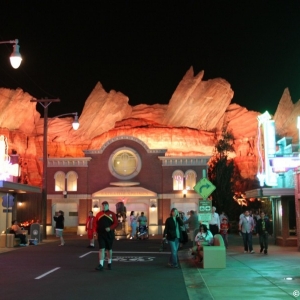 Cars-Land-026