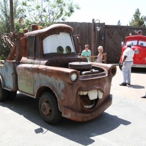 Cars-Land-037