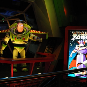 Buzz Lightyear Spin - Loading Area