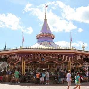 Prince-Charming-Carrousel-01