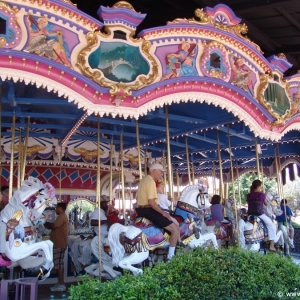 Prince-Charming-Carrousel-03