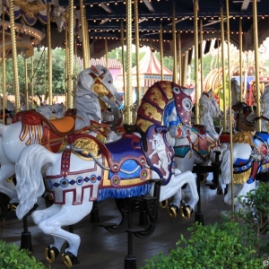 Prince-Charming-Carrousel-05