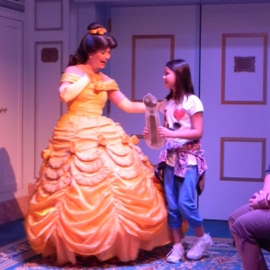 She meets Belle!