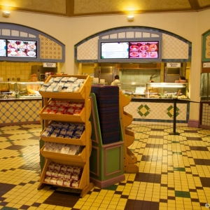 Sassagoula-Food-Court-003