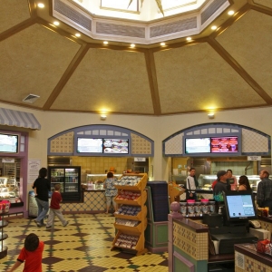 Sassagoula-Food-Court-004