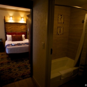 Wilderness-Lodge-deluxe-room-016