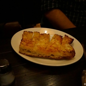 Il_Mulino_15_Garlic_Bread