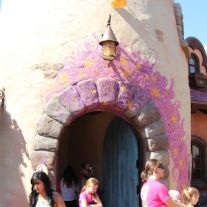 Tangled rest area - women's restroom