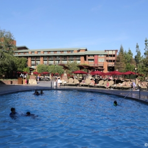 Grand-Californian-Pool-010