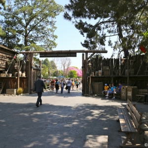 Frontierland-002