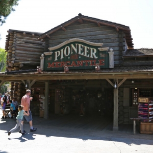 Frontierland-003