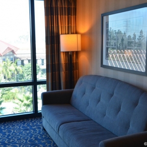 Disneyland-Hotel-Room-012