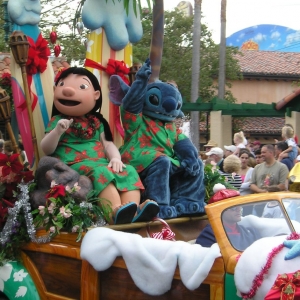 Lilio & Stitch - MGM Christmas Parade