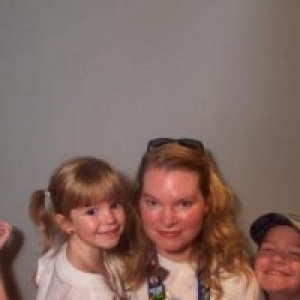 A_Epcot_Mom_Kids_Resized