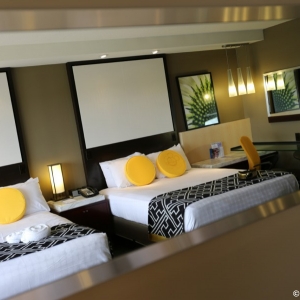 Contemporary-Resort-Room-025
