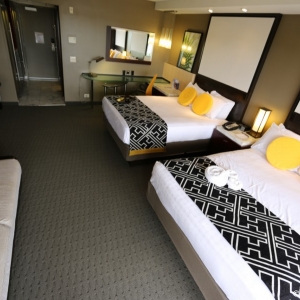 Contemporary-Resort-Room-027